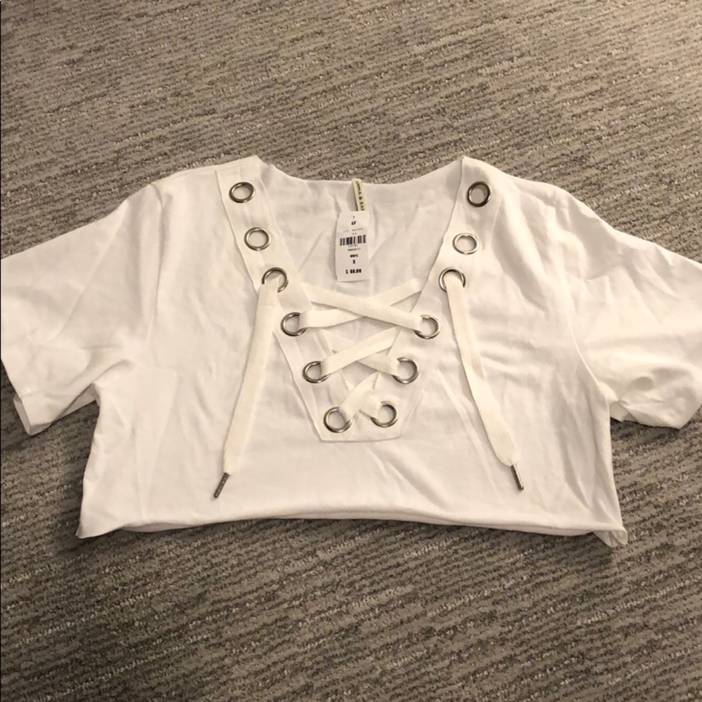Emma & Sam crop tee
